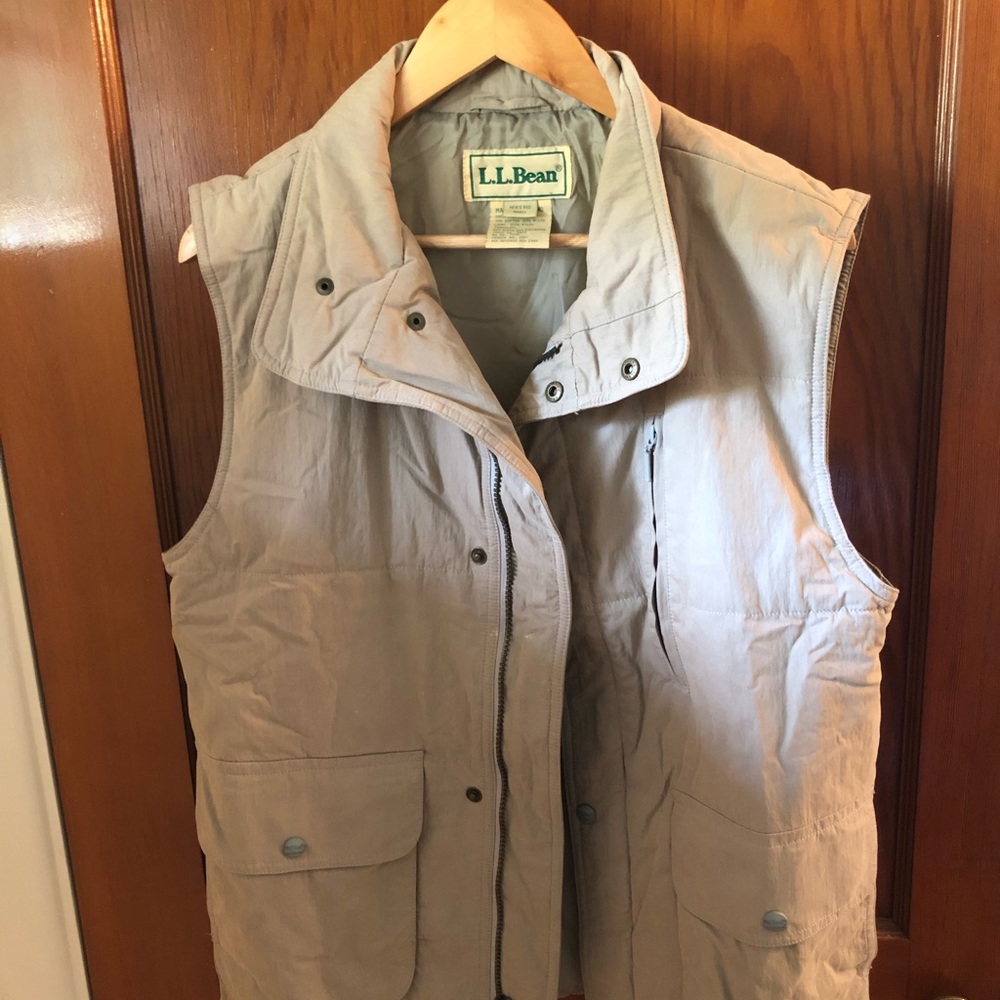 Mens small vintage tan LL Bean jacket. Great condition.
